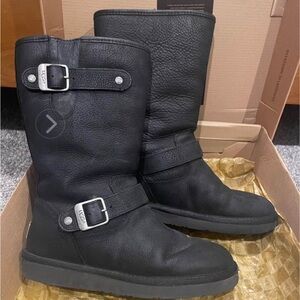 Black UGG boots size 6